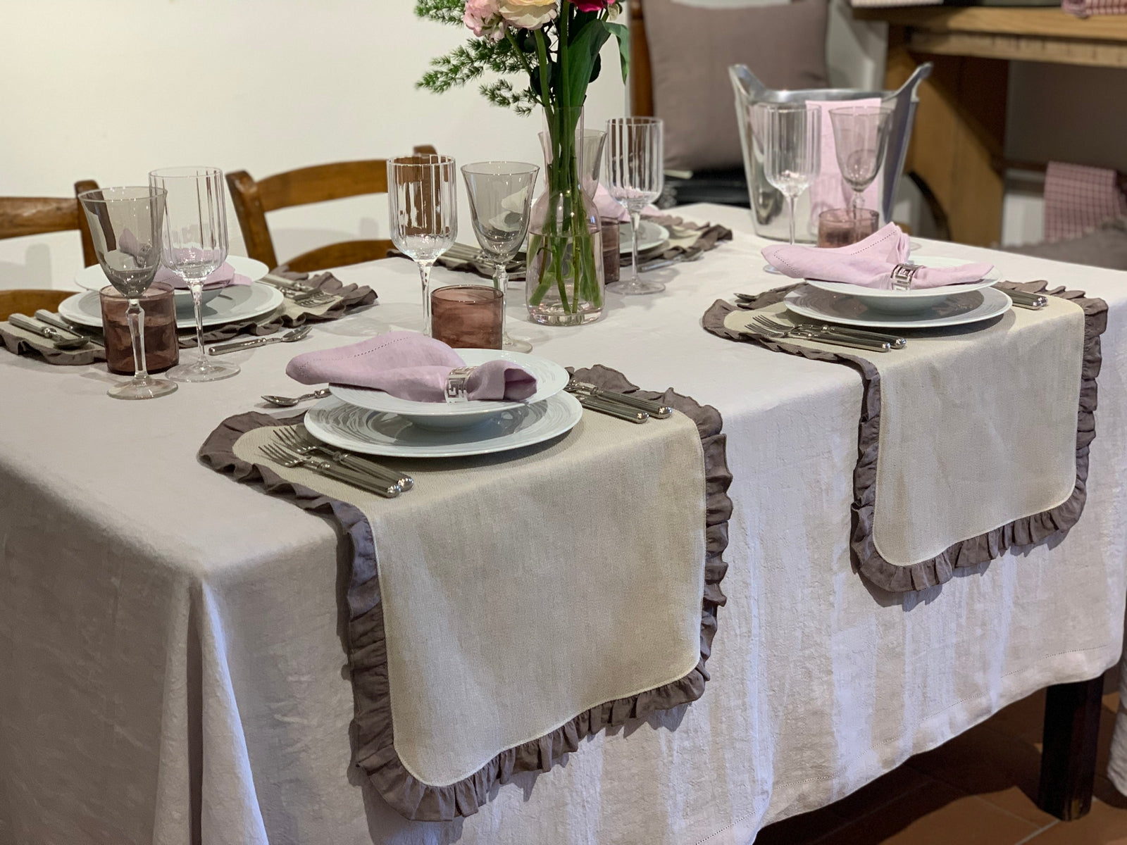 BRISCOLA RASO PLACEMAT WITH ROUCHES