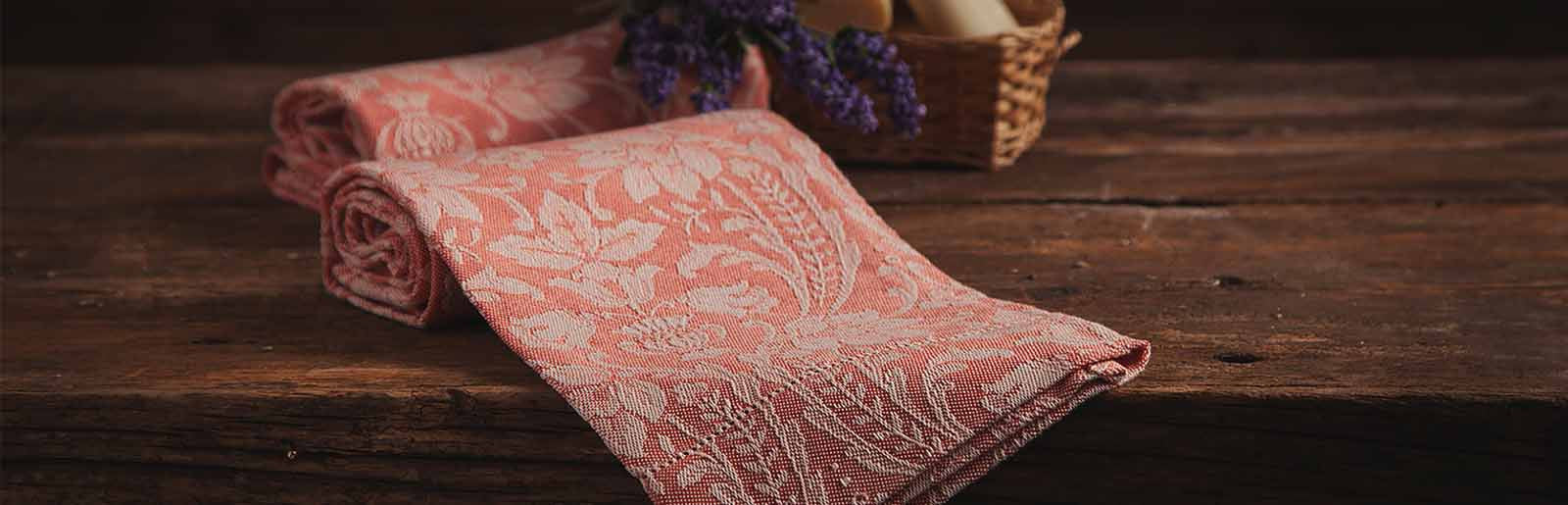 Donna di Coppe - bath towel with hemstitch