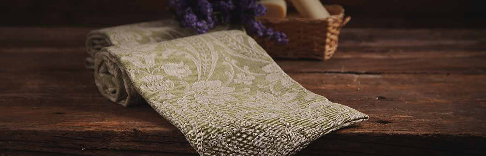 Donna di Coppe - bath towel with hemstitch