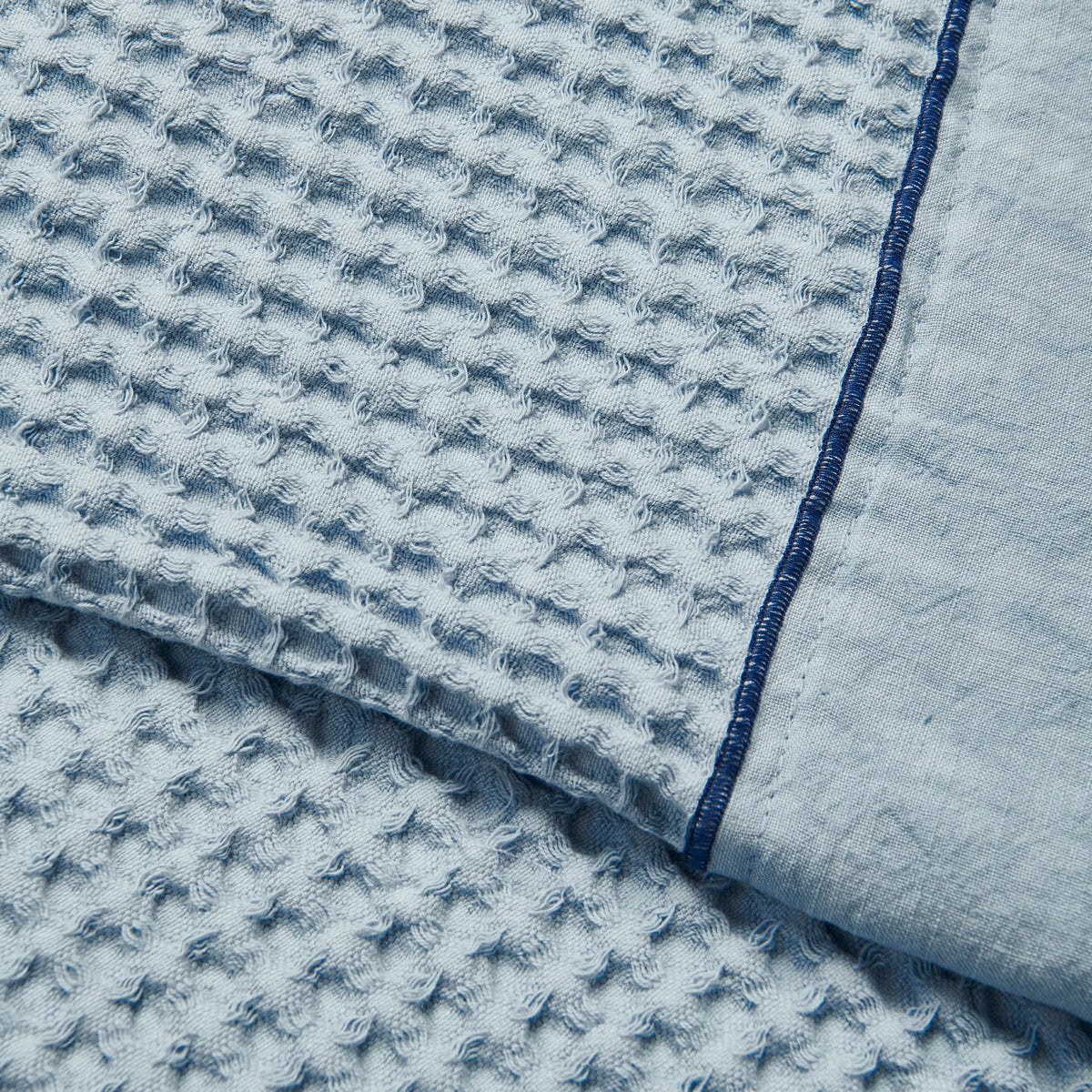 WAFFLE TOWELS WITH PUNTO PERUGIA STITCHING