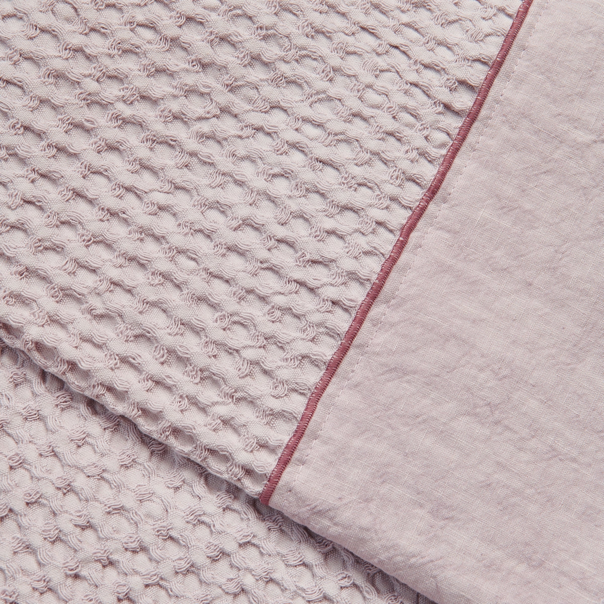 WAFFLE TOWELS WITH PUNTO PERUGIA STITCHING