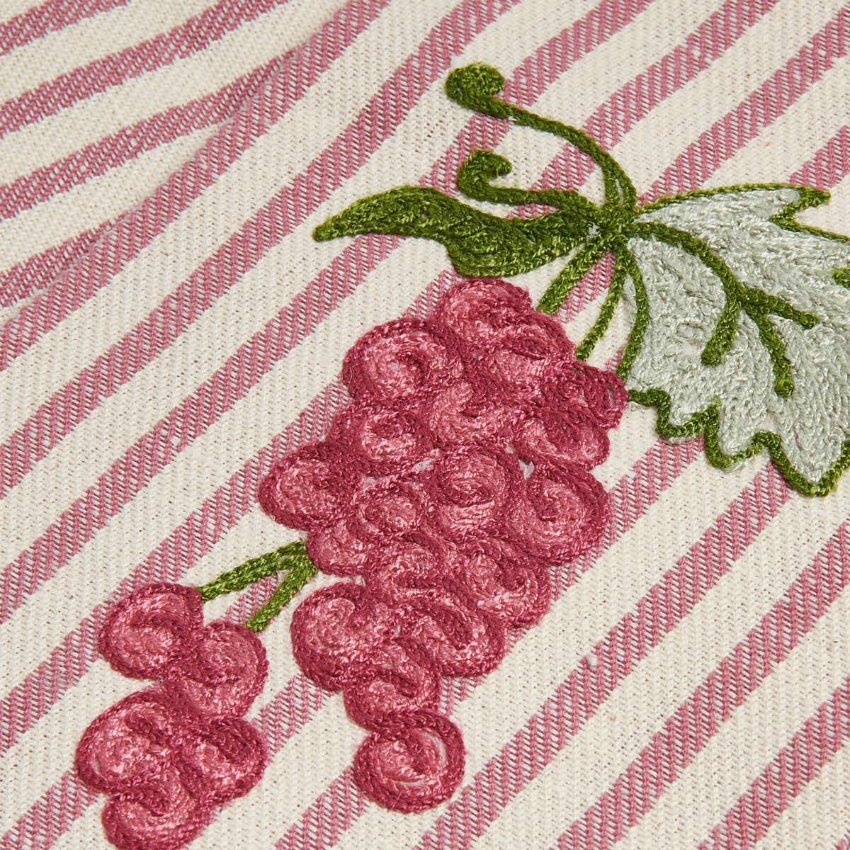 GRAPES - EMBROIDERED KITCHEN TOWEL
