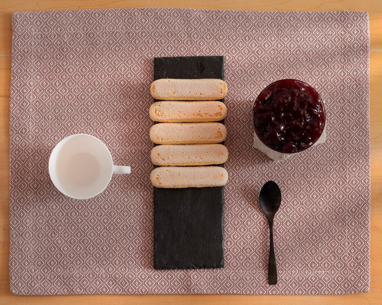 Pienza - Placemat with simple machine hem