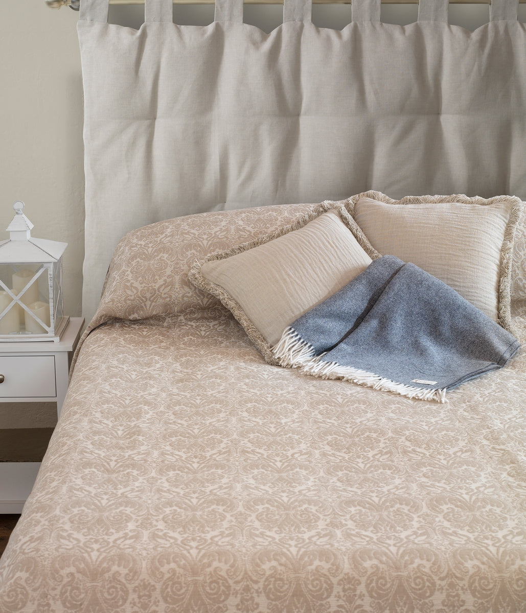 LILIUM BEDSPREAD 102x110inches (Outlet)