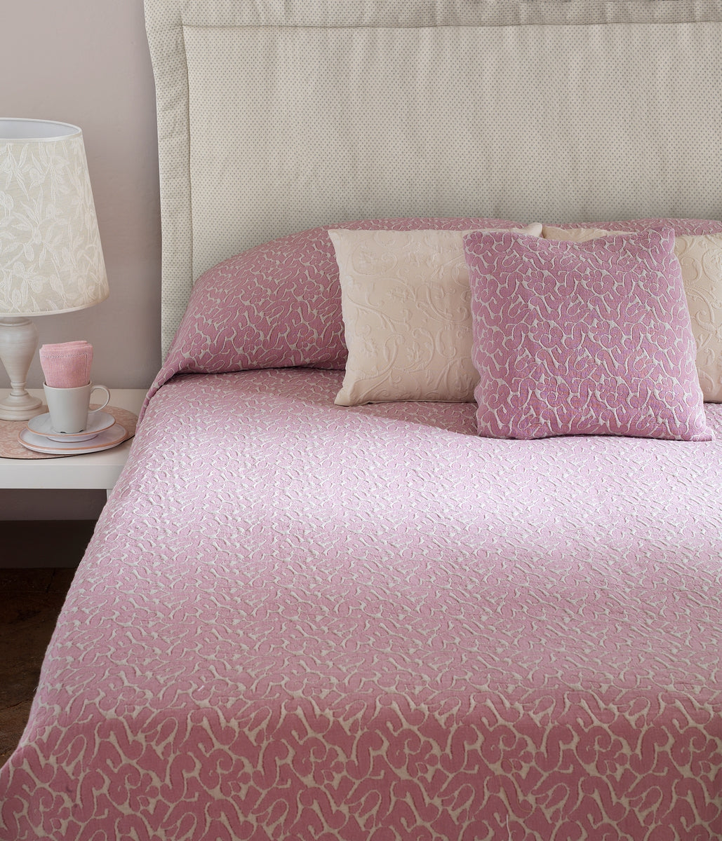 MONTEREALE BEDCOVER 106,5x110,5 inches (Outlet)