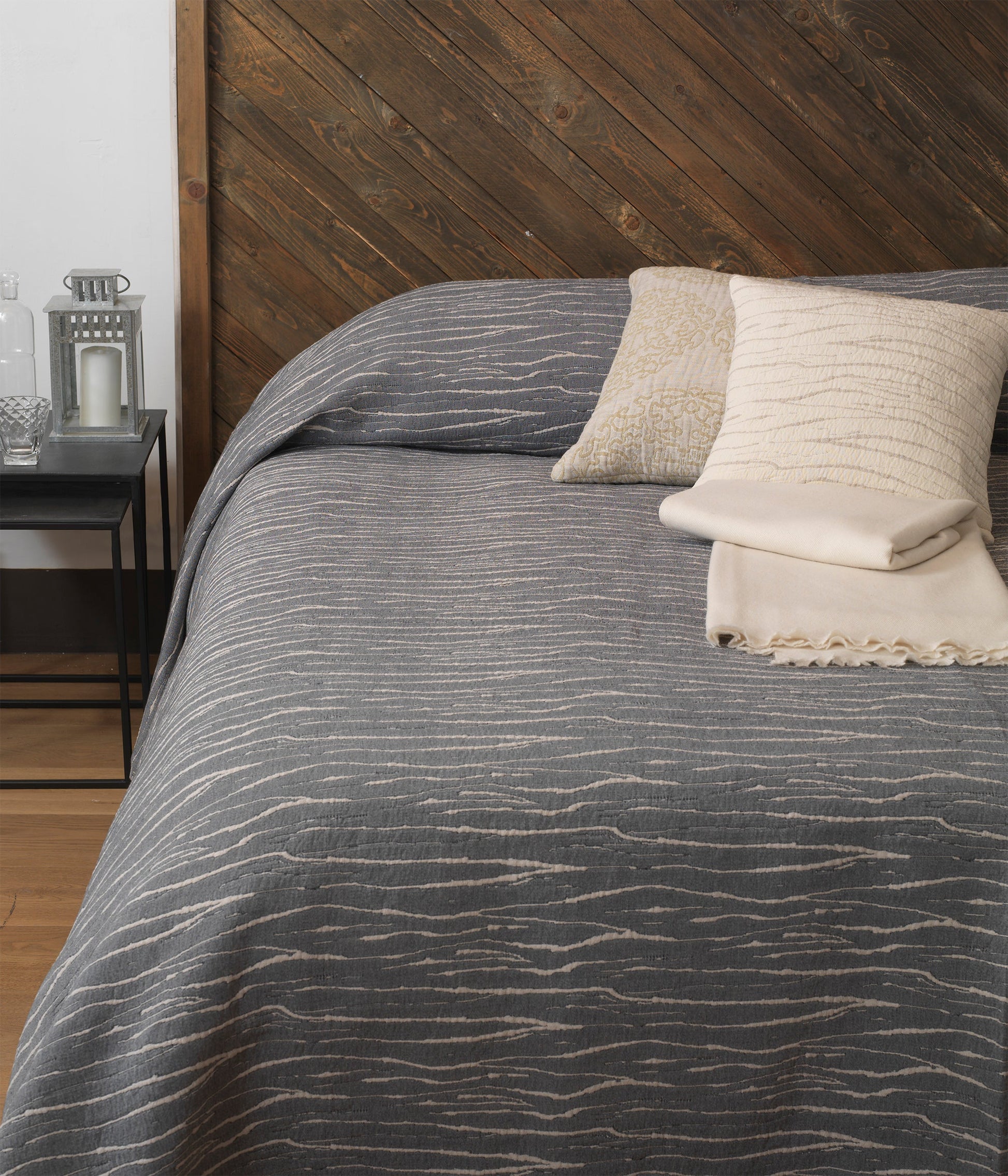 APUANE - BEDCOVER