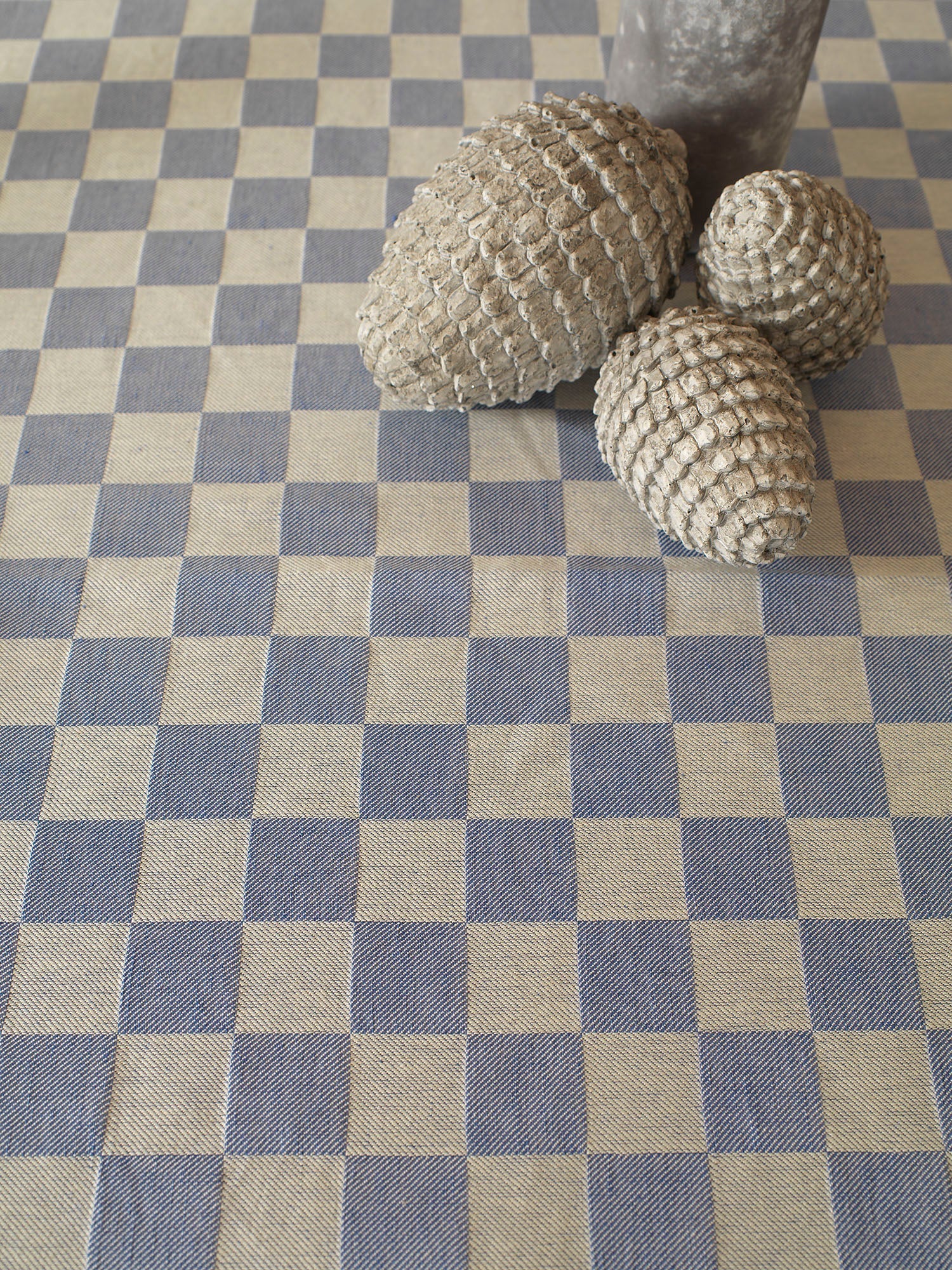 Damona - tablecloth (120x120cm) Outlet