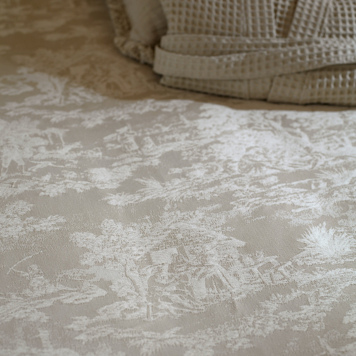 BRETAGNA BEDSPREAD 106x110 inch (Outlet)