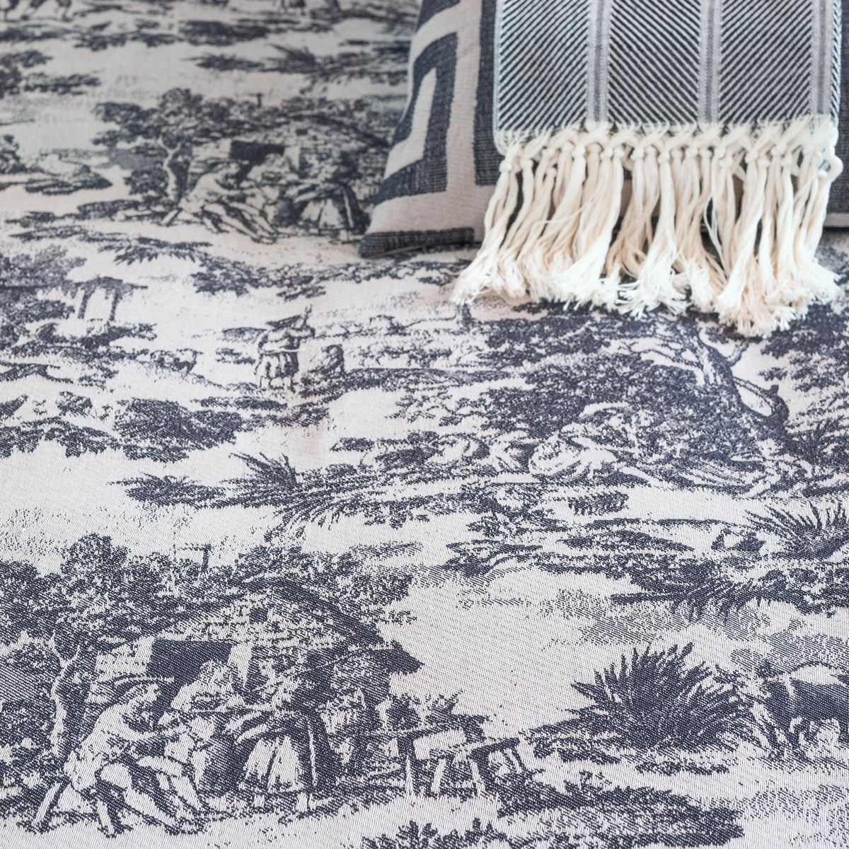 BRETAGNA BEDSPREAD 106x110 inch (Outlet)