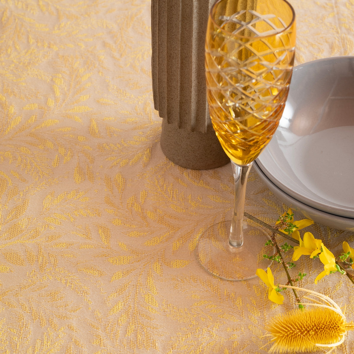 KENZIA - TABLERUNNER / LONG PLACEMAT