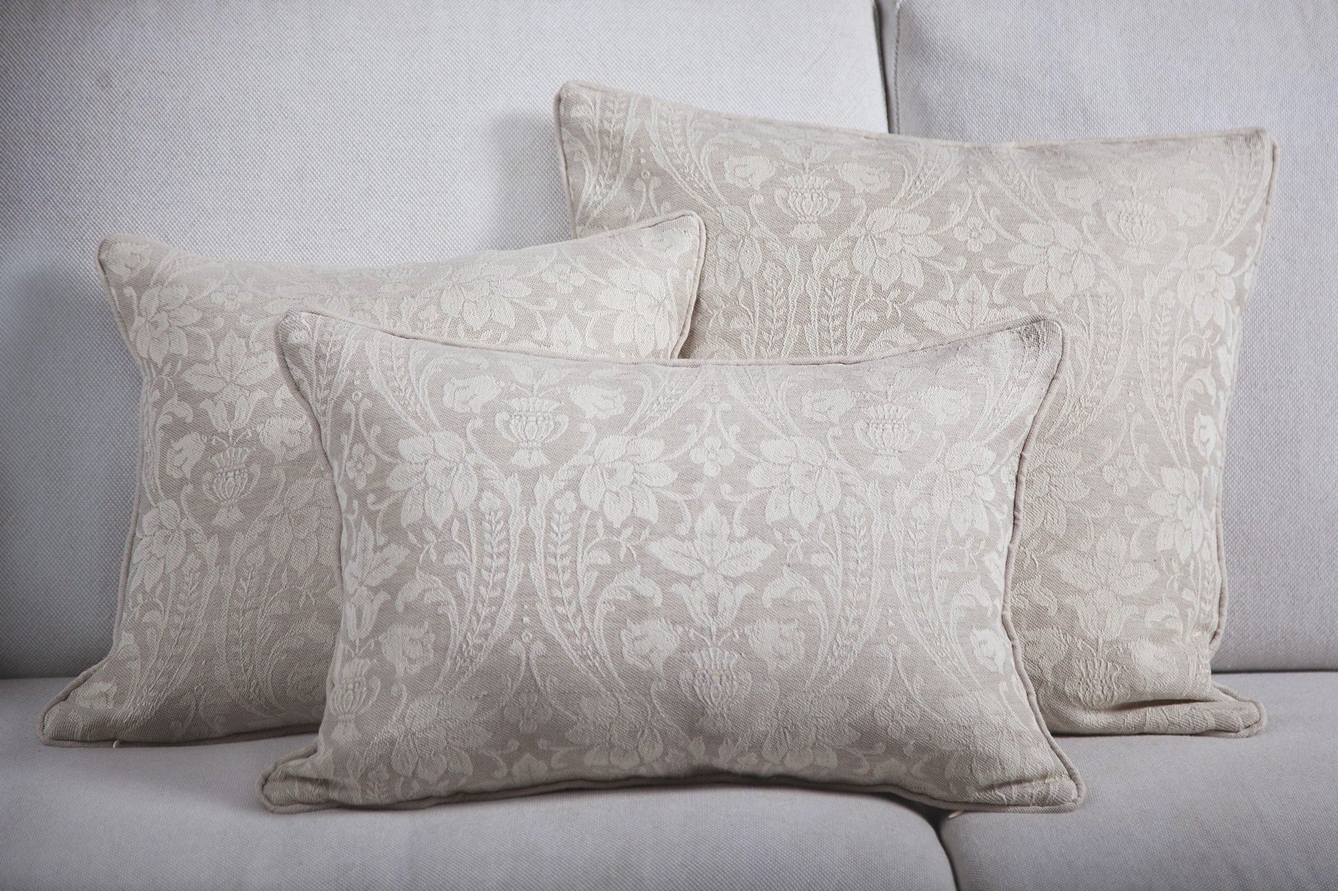 Donna di Coppe 30x50 - Cushions