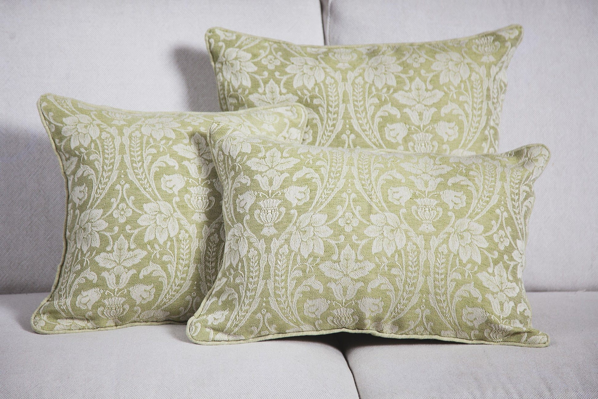 Donna di Coppe 30x50 - Cushions