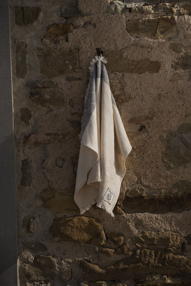 KARMA - Guest towel with short fringe