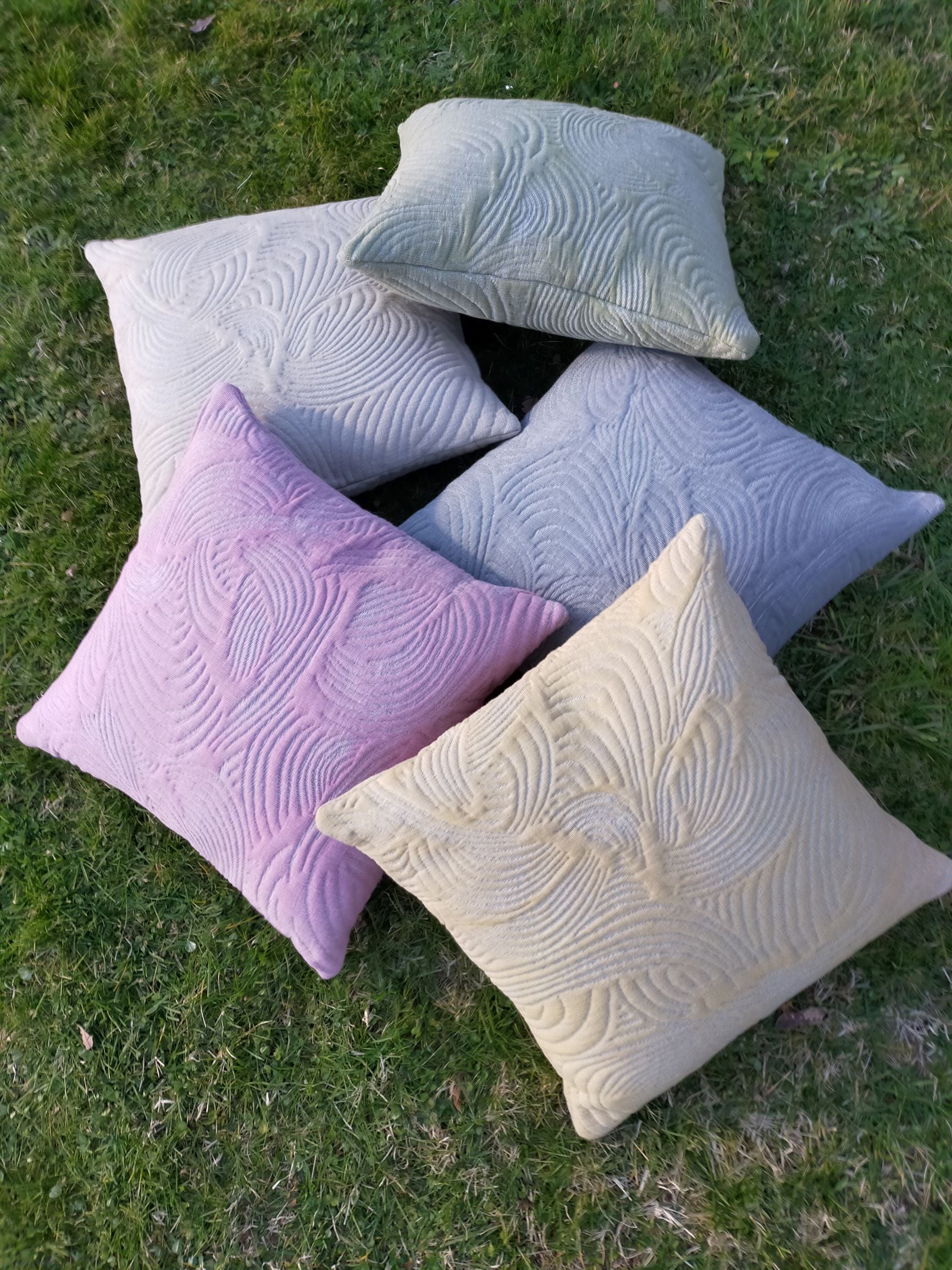 MANTRA - CUSHION