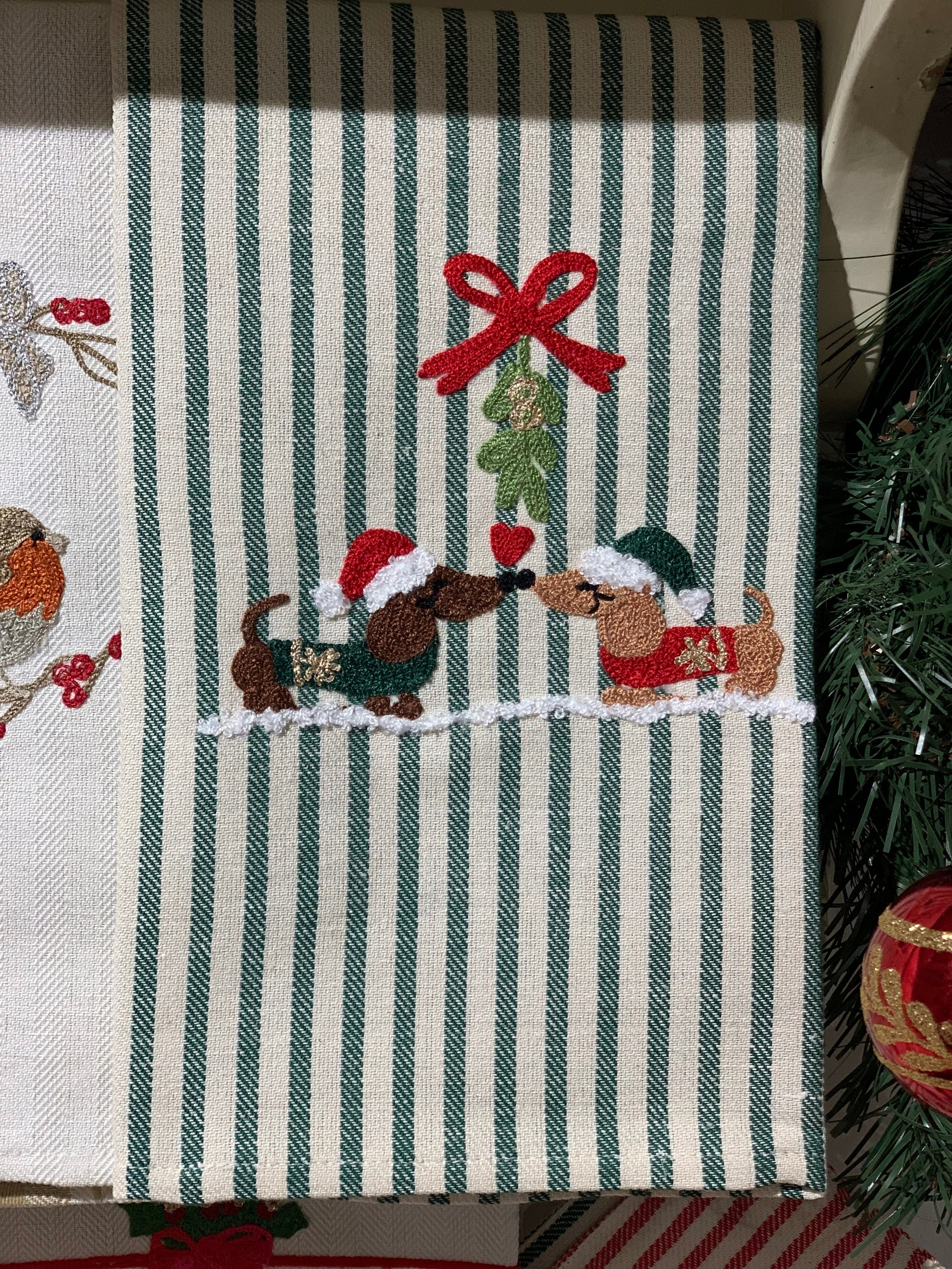 SAUSAGE DOGS IN LOVE - KITCHEN TOWEL