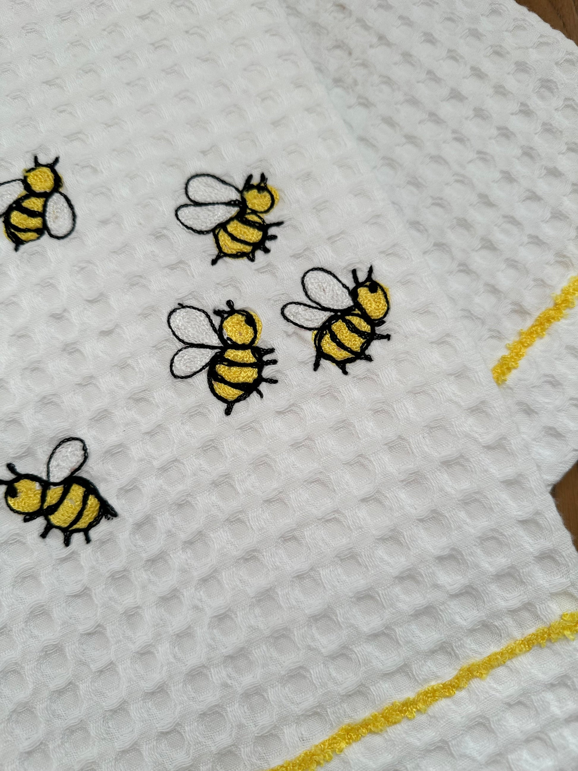 BEES - Embroidered Waffel Towel