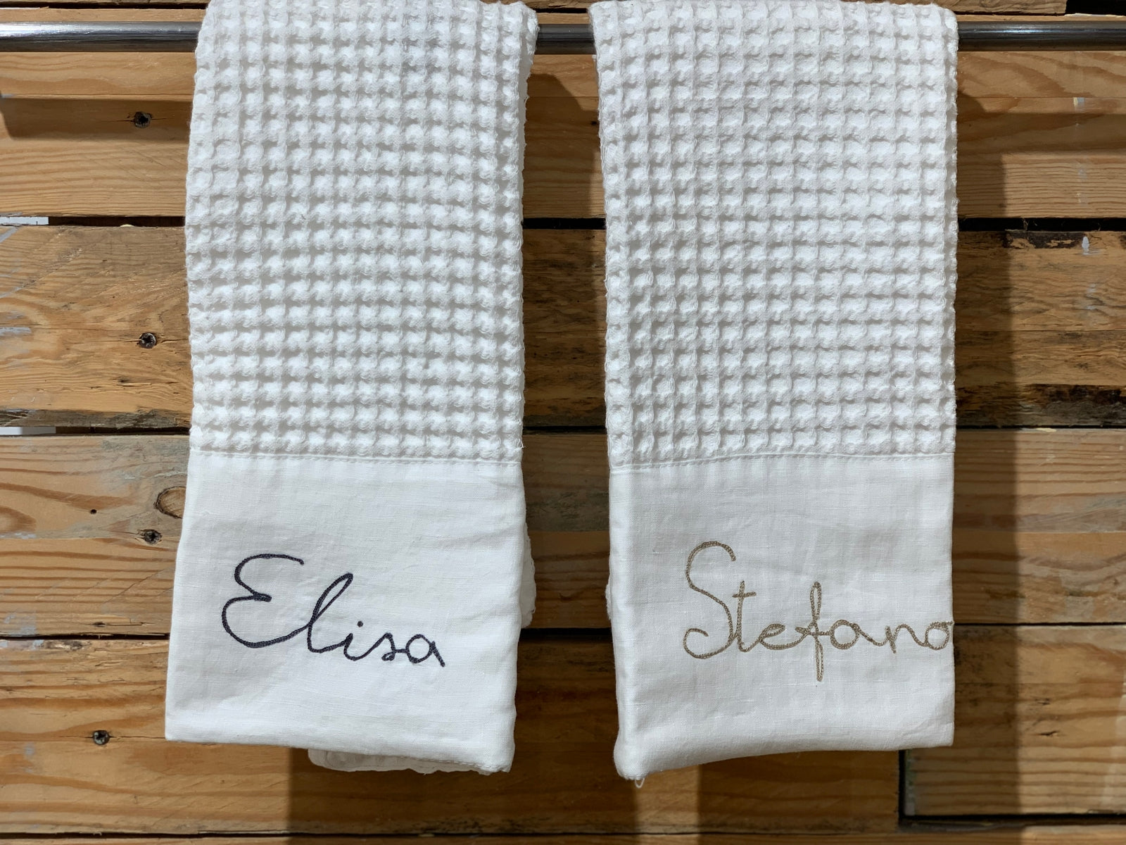 PERSONALIZED TOWELS WITH NAME (THIN CALLIGRAPHY)