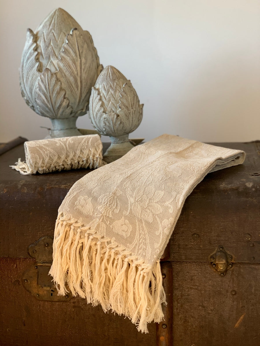 Donna di Coppe  - Face towel with fringe