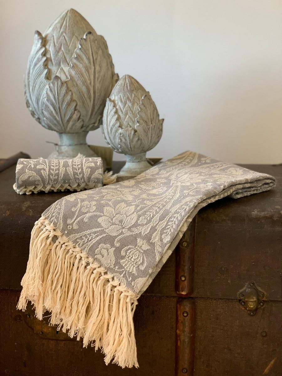 Donna di Coppe  - Face towel with fringe