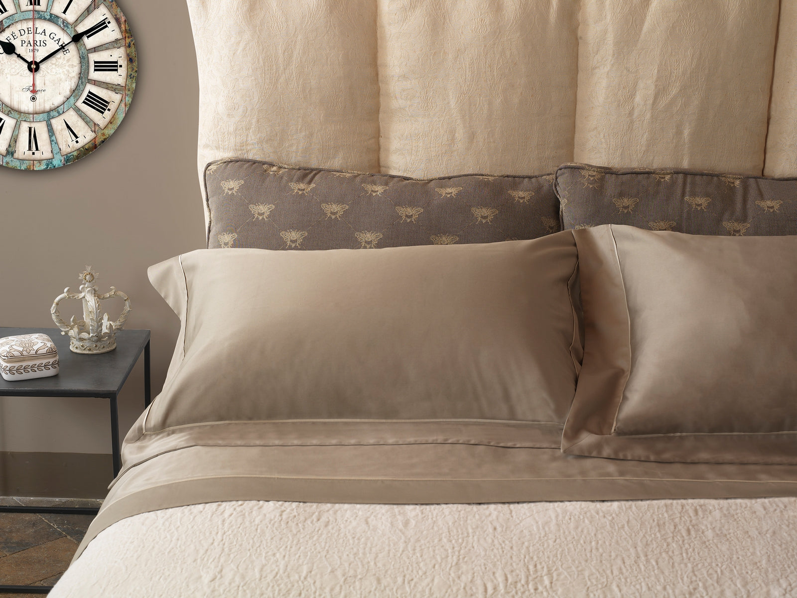 PILLOW CASES IN EGYPTIAN COTTON WITH PIPING