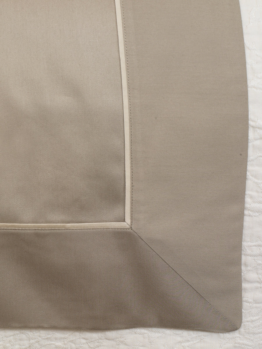 FLAT SHEET IN EGYPTIAN COTTON WITH PIPING