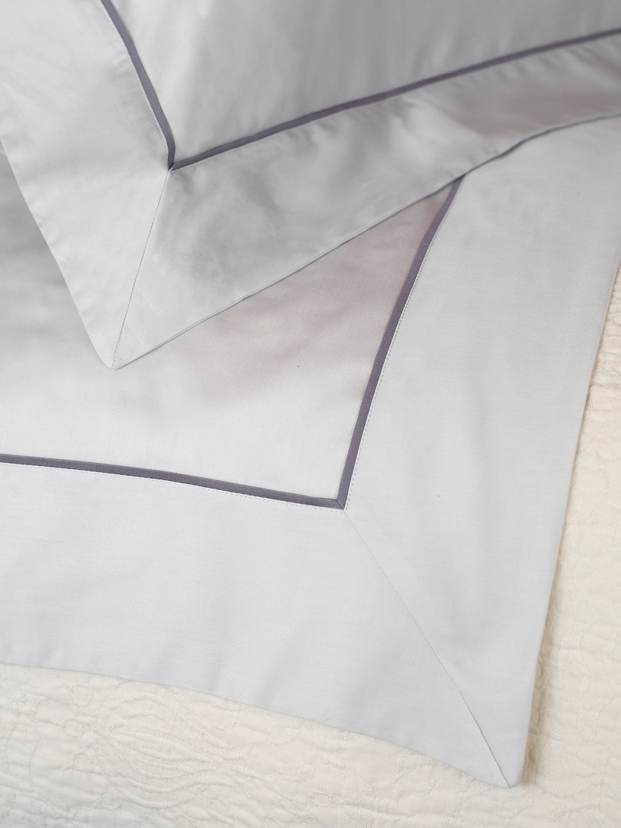 PILLOW CASES IN EGYPTIAN COTTON WITH PIPING