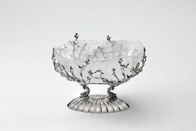 Rock crystal bowl on a silver base