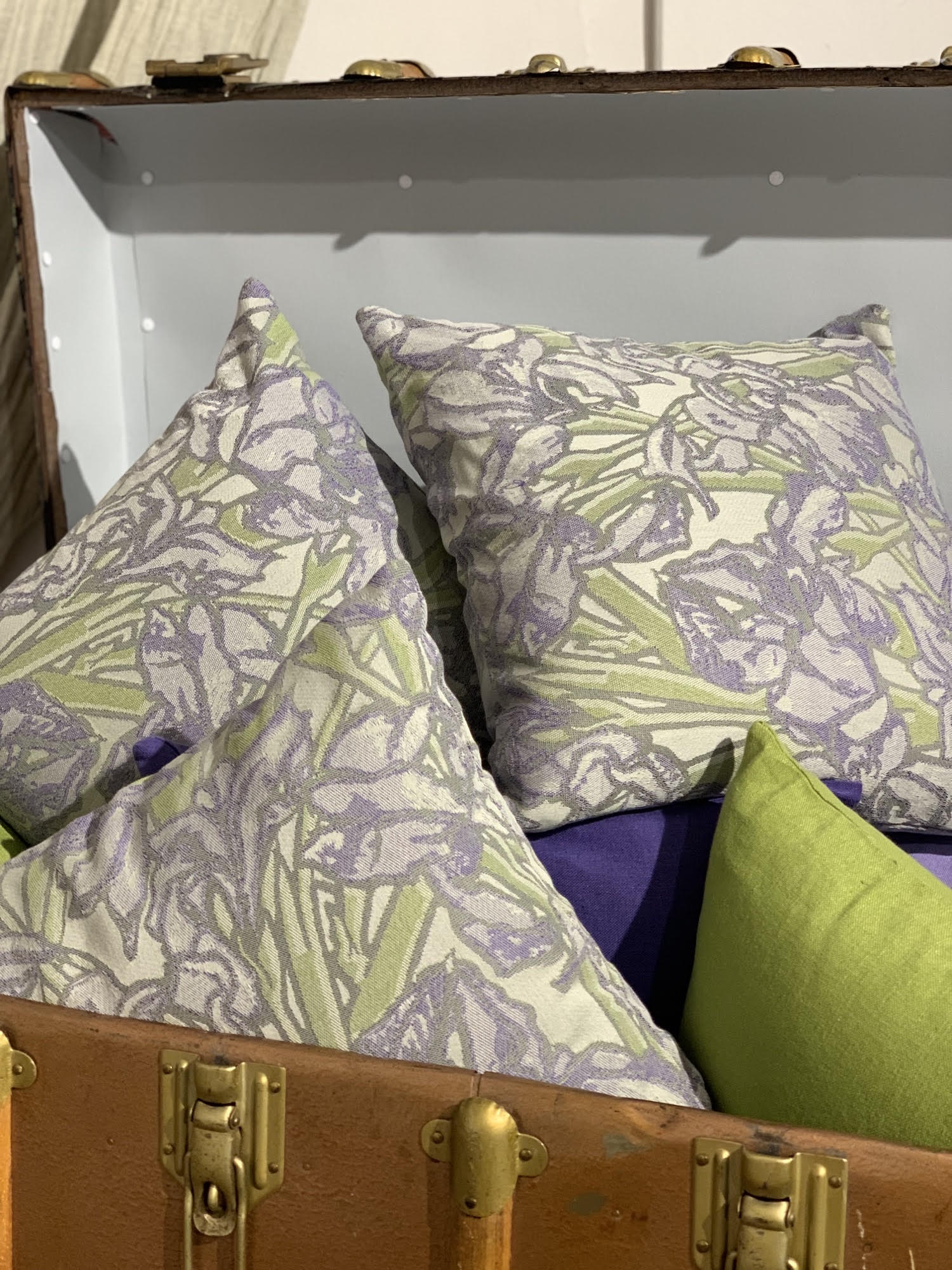 IRIS - CUSHION