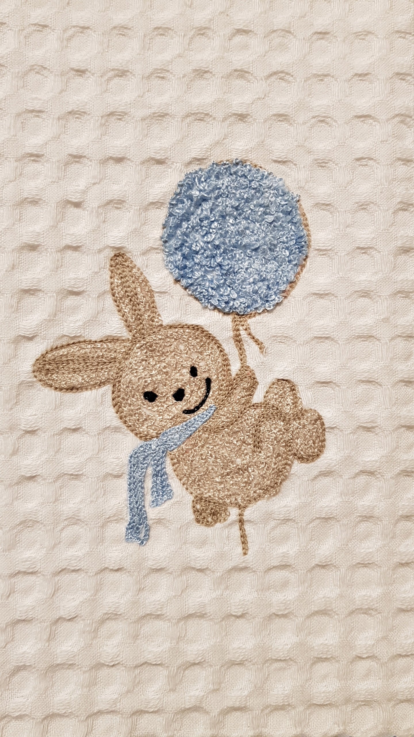 BATH TOWEL - BUNNY WITH BALLOON